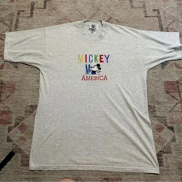 Y2K Disney• Men’s Mickey Mouse America gray t shirt 
Size large - Picture 3 of 10